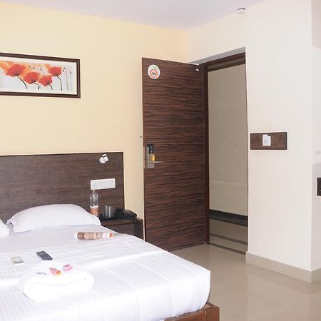 Hotel Orangeinn Omr Perungudi Ченнаи Экстерьер фото