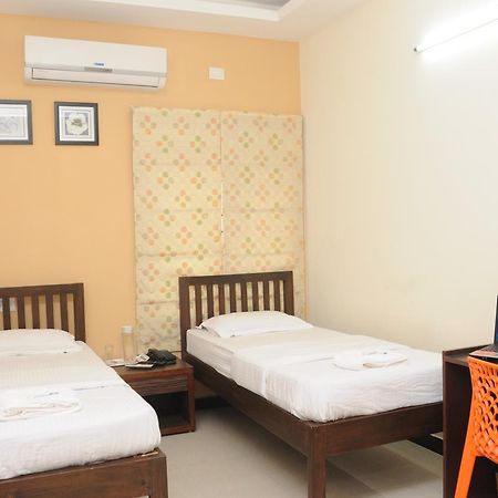 Hotel Orangeinn Omr Perungudi Ченнаи Экстерьер фото