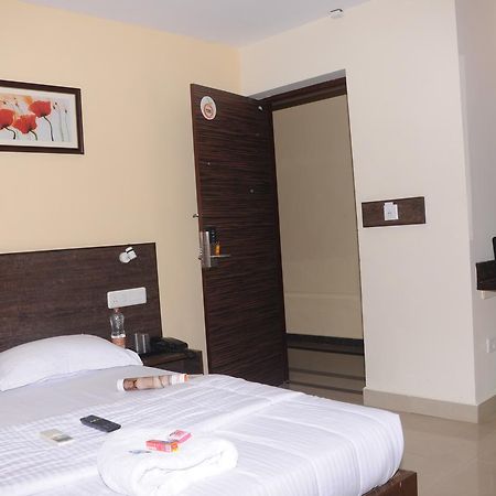Hotel Orangeinn Omr Perungudi Ченнаи Экстерьер фото