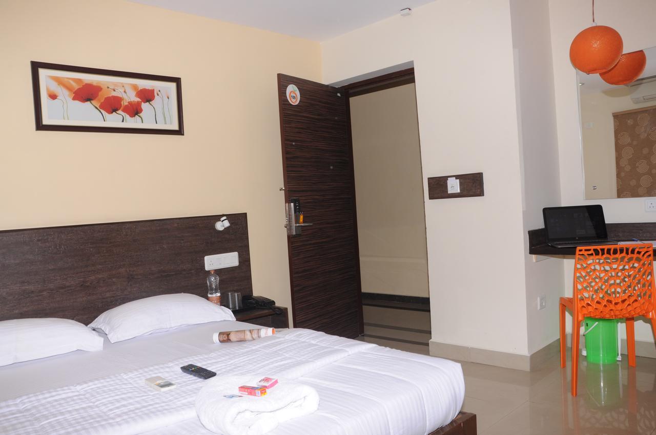 Hotel Orangeinn Omr Perungudi Ченнаи Экстерьер фото